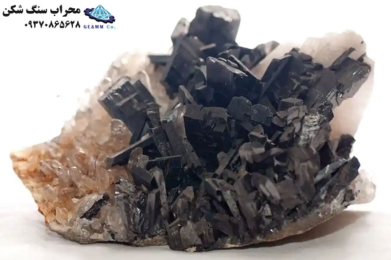 معرفی 10 مورد از مستحکم ترین فلزات روی زمین