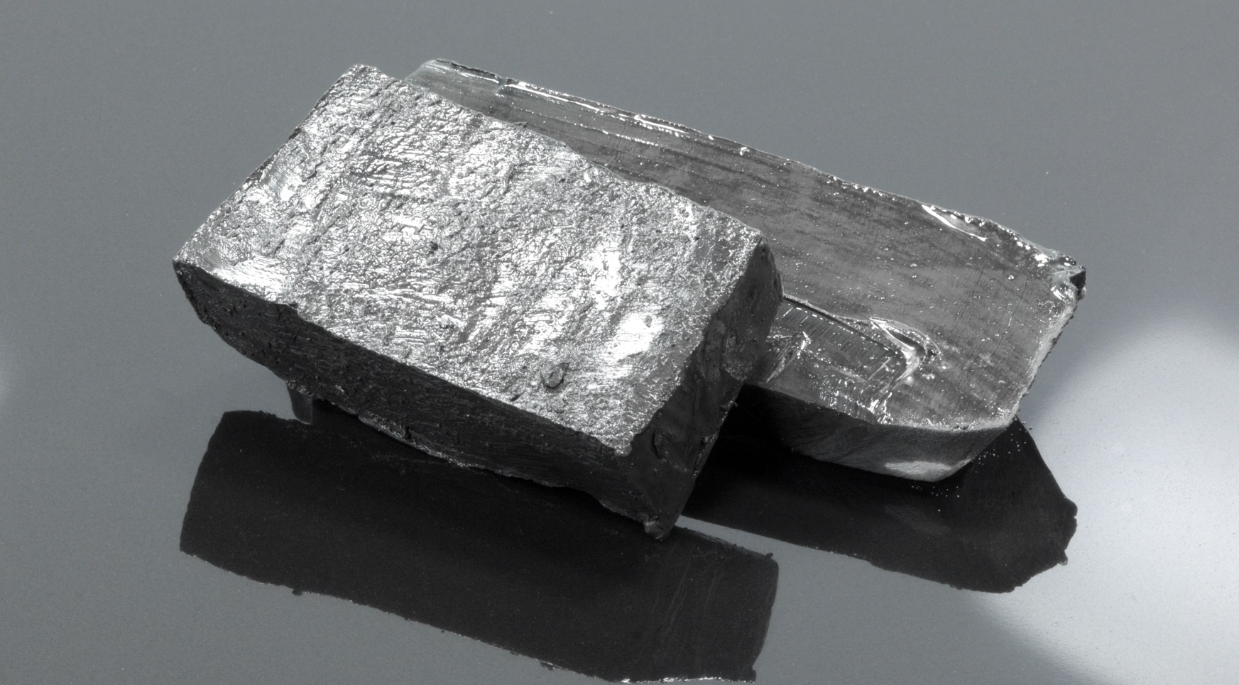 فلز لیتیوم چیست و چه اهمیتی دارد؟ فلز لیتیوم چیست و چه اهمیتی دارد؟